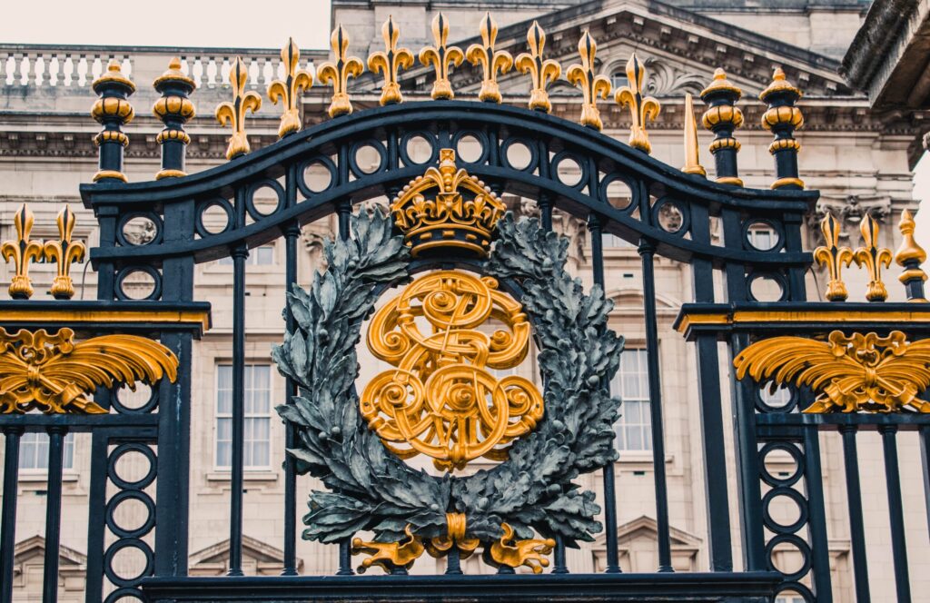 eq tribute to the Royal Gate at Buckingham Palace in London